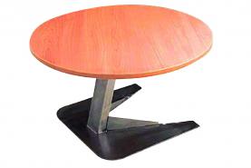 Locatie Tafel Bambino combineert een bijzondere voet met een beuken, rond tafelblad