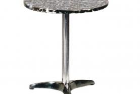 Locatie Tafel Ibiza Low heeft een aluminium onderstel