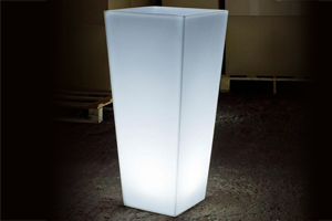 Emplacement Pots de fleurs lumineux à LED RGB - mobiliers extérieurs pour vos événements, foires, salons...