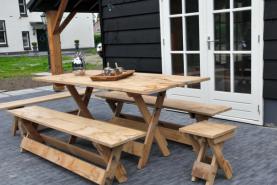 Locatie Houten tafel - Receptietafel - Salontafel - Eettafel