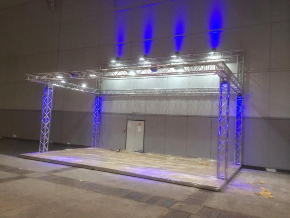 Location Eclairage pour expositions, salons et foires