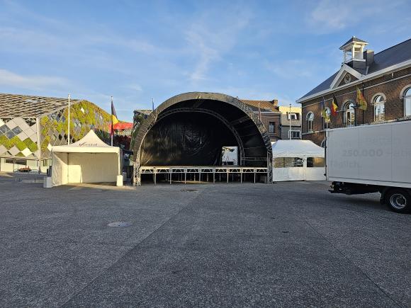 Location Location Grosse scène concert, grande scène, grande scène de spectacle, podium 9x6m 