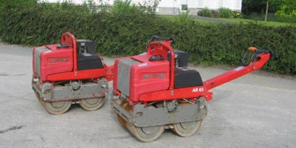 Location Rouleau compresseur - Plaques vibrantes et piloneuses à Tournai et Verviers - Machines de compactage pour chantier