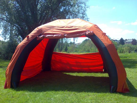 Location Opblaasbare airtight tent