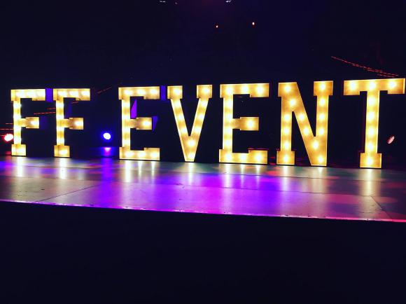Location Letters - Grote Lichtgevende letters - flashletters - gepersonaliseerde decoratie - LED-verlichting