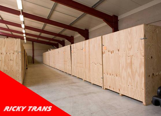 Location Box de stockage - garde-meubles - locaux - espaces de rangement avant déménagement