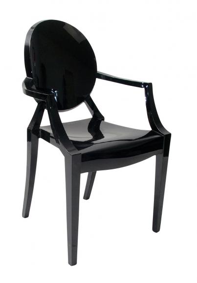 Location Stoel Louis Ghost is een ontwerp van Philippe Starck en is uitgevoerd inzwart kunststof. De stoel is ook leverbaar in transparant