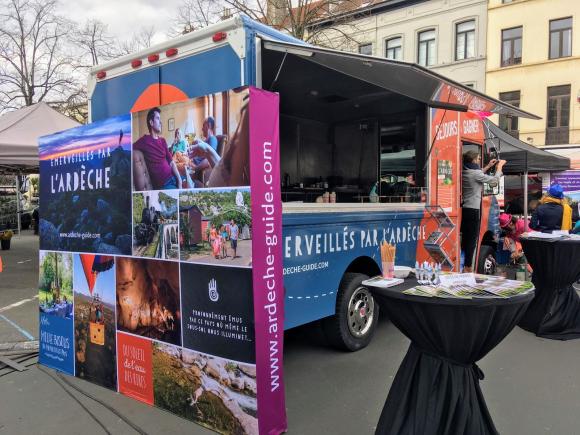 Location Food truck événementiel - véhicule promotionnel - roadshow