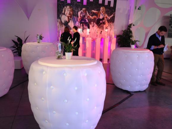 Location Table haute gonflable Patapoof