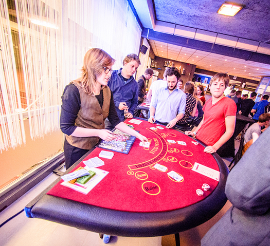 Location Casinotafel met croupier - Carribean Stud Poker