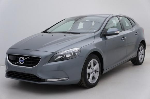 Location Voiture/ véhicule en leasing / renting (PLUS D'UN AN) - VOLVO V40 1.6 D2 Kinetic + GPS - Moyen de transport