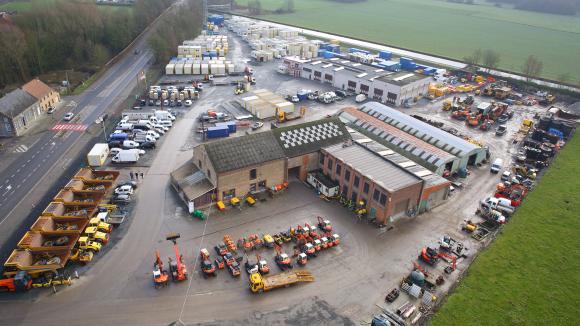 Location Chargeurs articulés - chargeurs compacts - chargeurs télescopiques - chargeuses pour travaux routiers, industriels ou de carrière